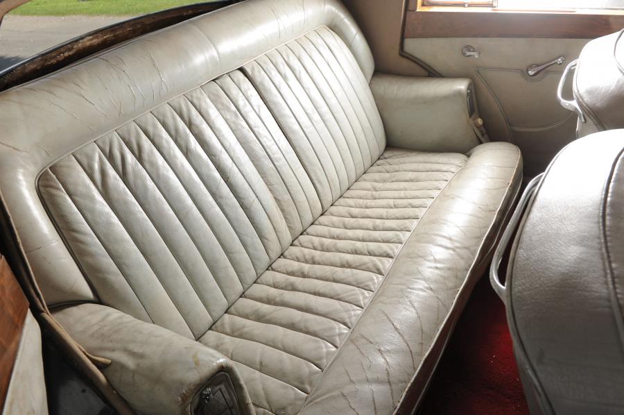  Bentley Mark VI Saloon by James Young 1949 года  (фото 3 из 9)